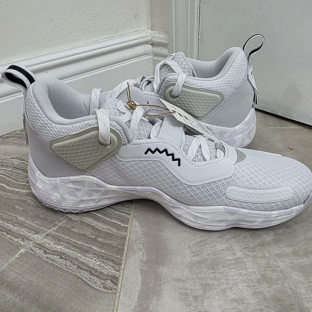 Adidas White and Black Sneakers with Chunky Silhouette - Picture 4 of 12